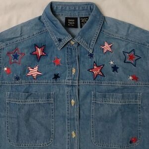 WOMENS SHORT SLEEVE QUIZZ AGAIN & CO. DENIM SHIRT SIZE SMALL STARS BLUE RED